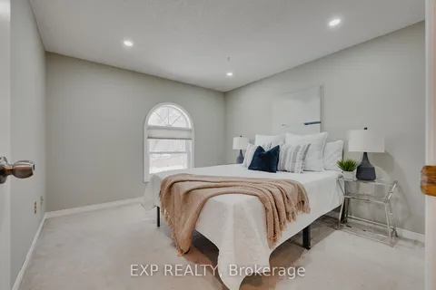 59 Hubert St, Cambridge, ON N3C 3M5