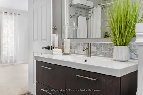 4441 Muskoka Rd 117 Road, Lake of Bays, ON P0B 1A0