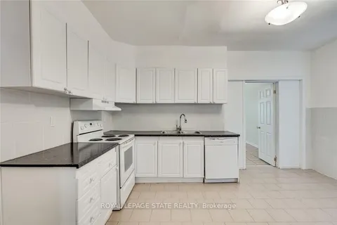 94 Wentworth St, Hamilton, ON L8L 5V4