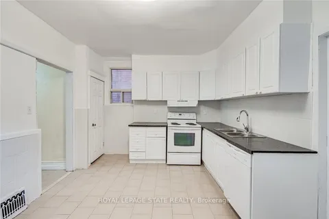94 Wentworth St, Hamilton, ON L8L 5V4