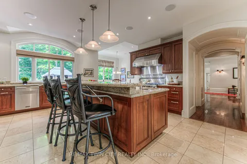 573 SUGARBUSH Dr, Waterloo, ON N2K 1Z9