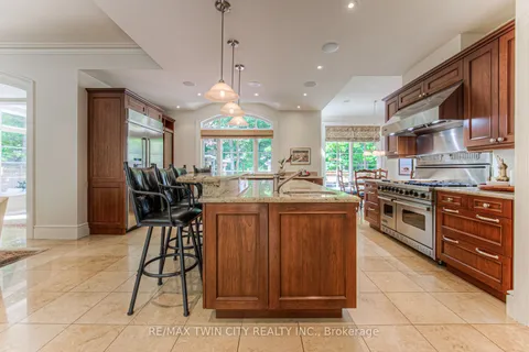 573 SUGARBUSH Dr, Waterloo, ON N2K 1Z9