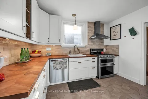 168 Mill St, Kitchener, ON N2M 3P8
