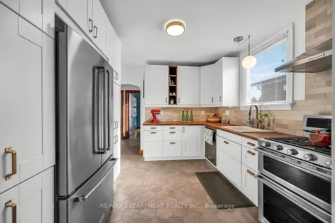 168 Mill St, Kitchener, ON N2M 3P8