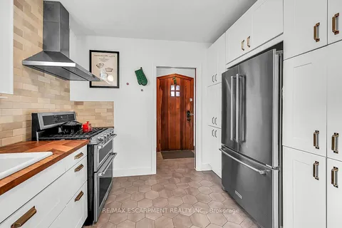 168 Mill St, Kitchener, ON N2M 3P8