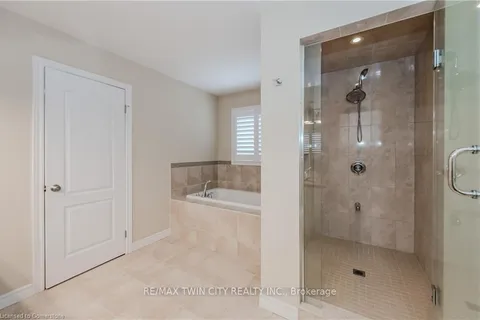 414 Wild Calla St, Waterloo, ON N2V 0B5