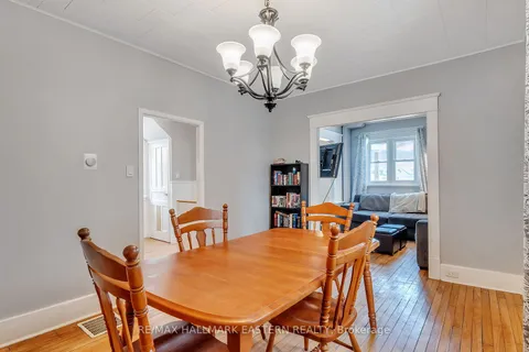 771 Lock St, Peterborough, ON K9J 2Z5