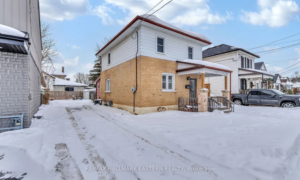 771 Lock St, Peterborough, ON K9J 2Z5