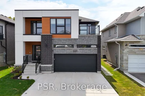 227 Otterbein Rd, Kitchener, ON N2B 0A8