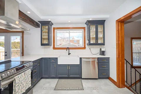 13 Elmwood Ave, Welland, ON L3C 2C7