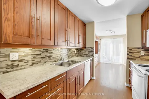 59 Robarts Cres, Kanata, ON K2L 4A5