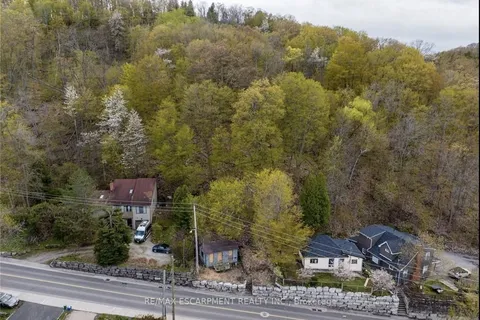 48 Mountain St, Grimsby, ON L3M 3K1