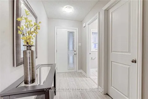 1301 MICHAEL Circle, ON N5V 0B8