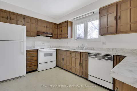 21 Nancy Ave, South of Baseline to Knoxdale, ON K2H 8L3