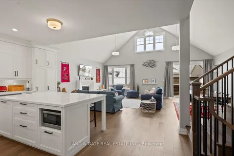 618 Haylock Gdns, Peterborough, ON K9H 0H9