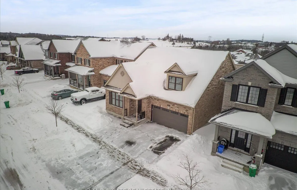 618 Haylock Gdns, Peterborough, ON K9H 0H9