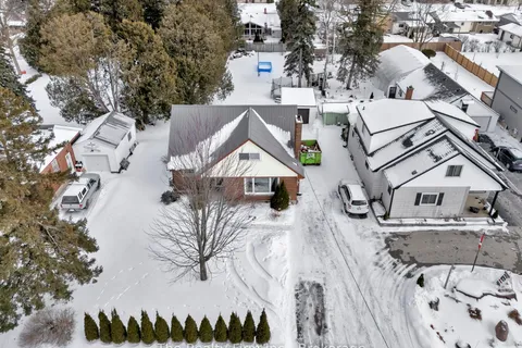 72 Clarke St, Woodstock, ON N4S 7M5