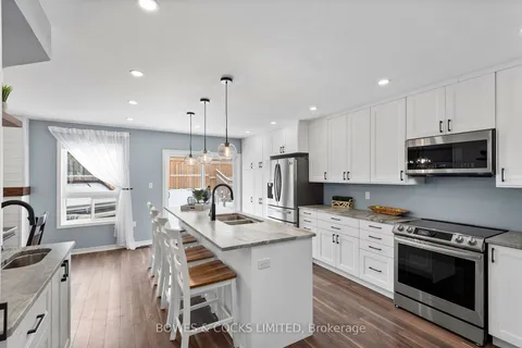 724 Tully Cres, Peterborough, ON K9K 0A8