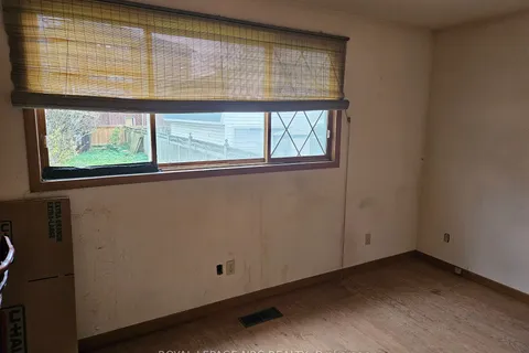 120 Page St, St. Catharines, ON L2R 4A9