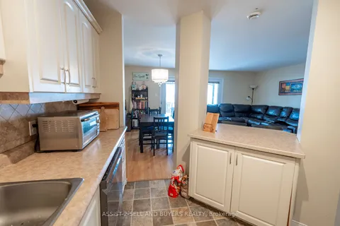 59 Mckenzie St, Cornwall, ON K6K 1W2