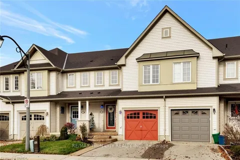 220 Blackburn Dr, Brantford, ON N3T 0C6