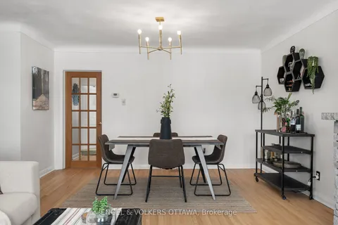 475 Edgeworth Ave, Woodroffe, ON K2B 5L2