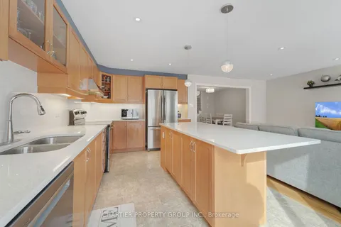 450 Meadowhawk Cres, Barrhaven, ON K2J 5W8