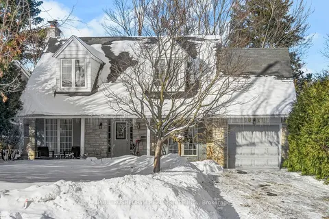 1881 Louisiana Ave, Alta Vista and Area, ON K1H 6T8