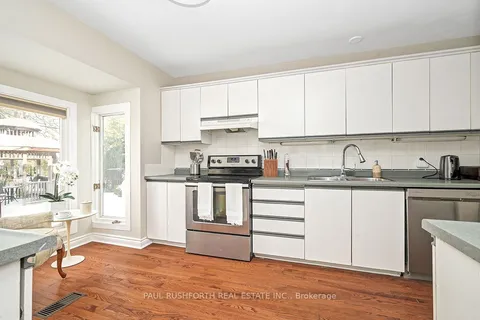 1881 Louisiana Ave, Alta Vista and Area, ON K1H 6T8