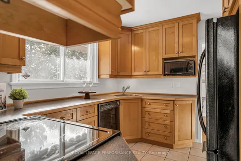 876 Chapman Blvd, Elmvale Acres and Area, ON K1G 1V2