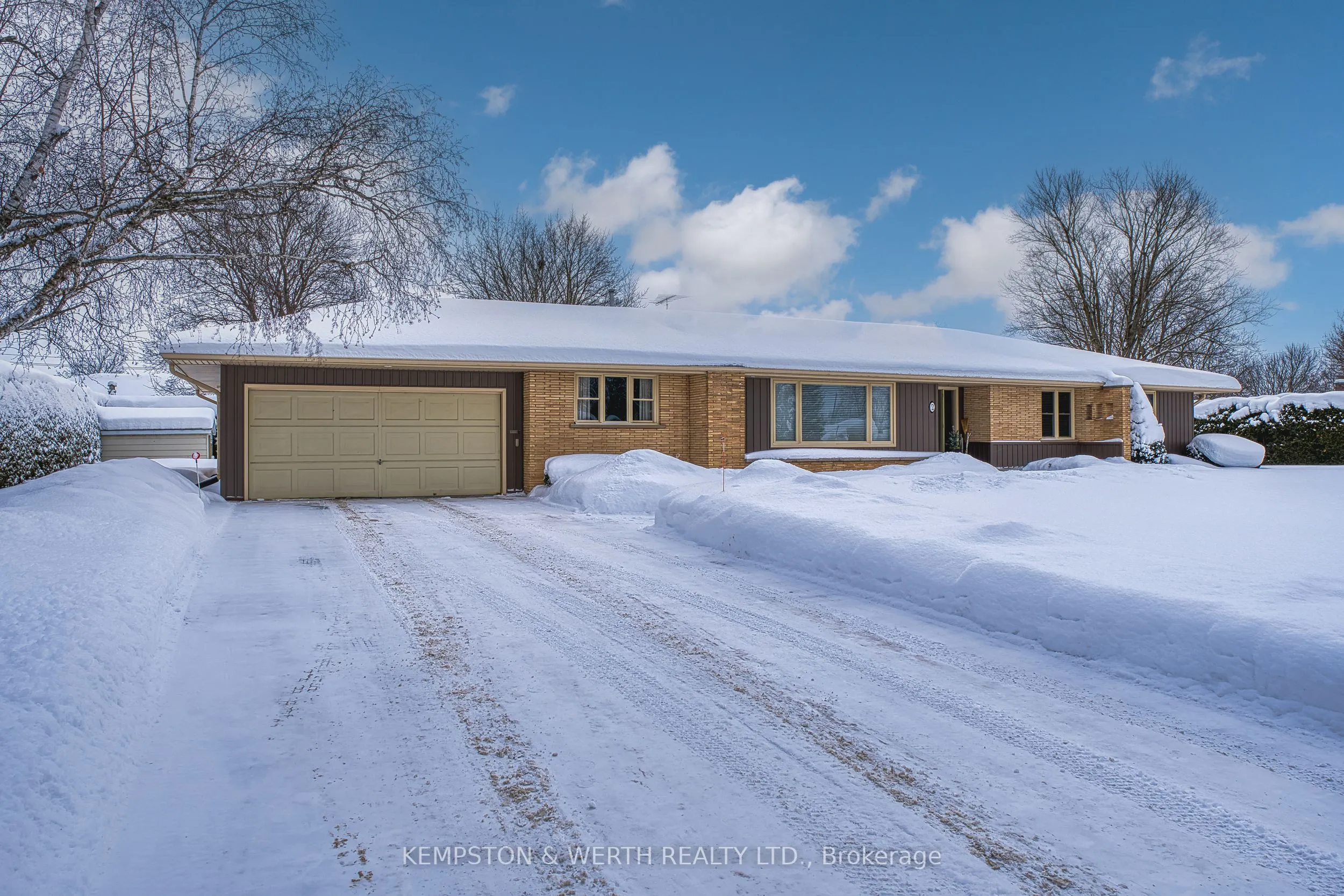 2 Jackson Crescent, North Perth, ON N4W 1K3