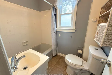 667 Murphy Rd, Sarnia, ON N7S 2X4