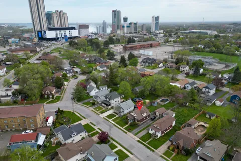 5810 Symmes Street, Niagara Falls, ON L2G 2G3