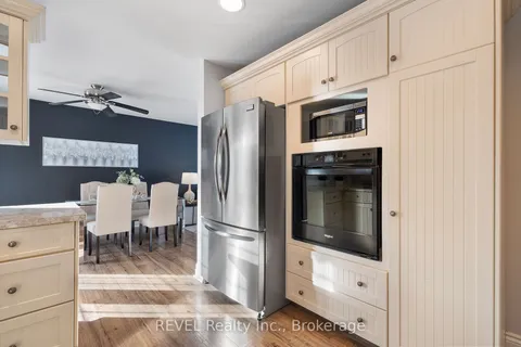 4 Lochinvar Dr, St. Catharines, ON L2T 2B6
