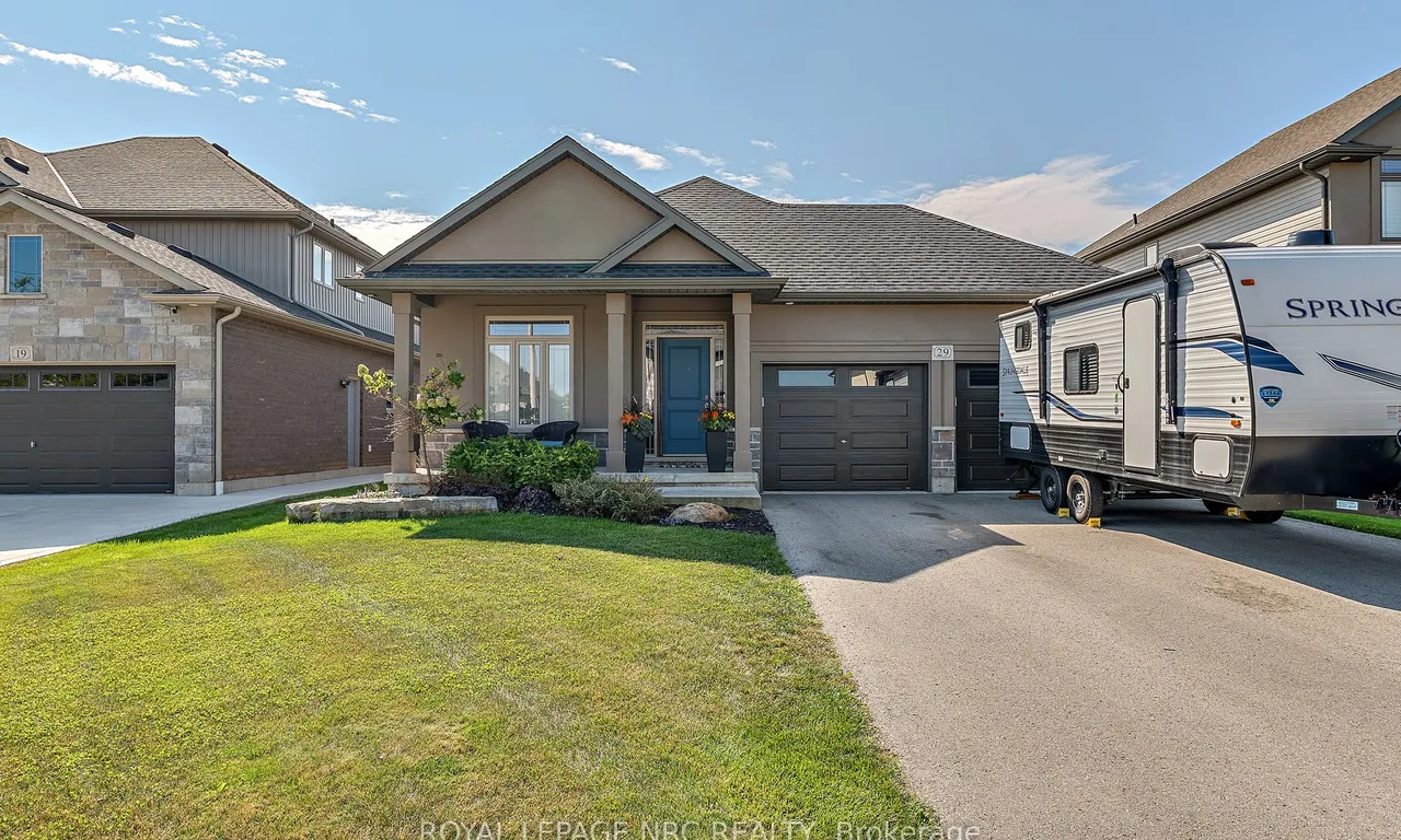 29 Julia Dr, Welland, ON L3C 0E7