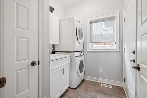 29 Julia Dr, Welland, ON L3C 0E7