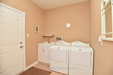 182 Valridge Drive, Hamilton, ON L9G 4Y4