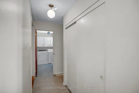 15 Rutherford Crescent, Kanata, ON K2K 1N1