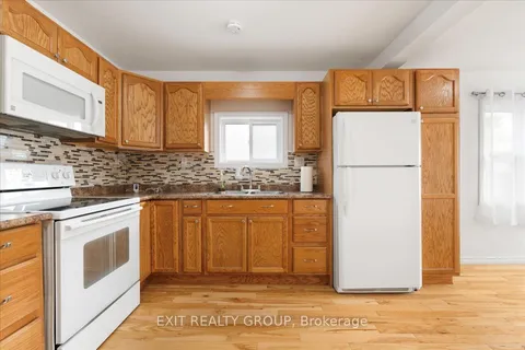 156 Catharine St, Belleville, ON K8P 1M8