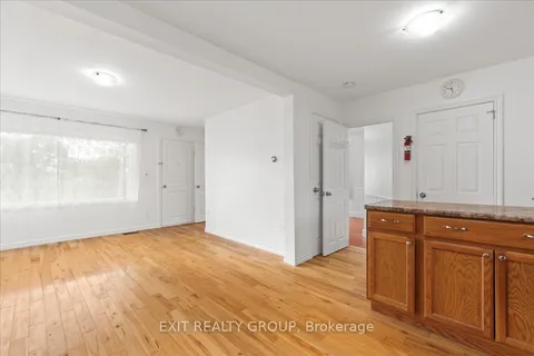 156 Catharine St, Belleville, ON K8P 1M8