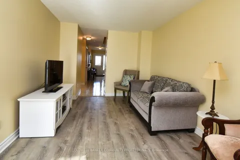151 Dicenzo Drive, Hamilton, ON L9B 2K8