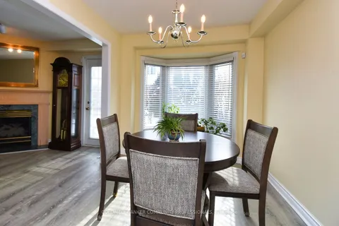 151 Dicenzo Drive, Hamilton, ON L9B 2K8