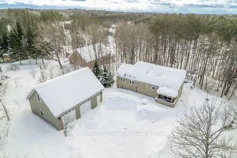 587 Centre Road, McKellar, ON P2A 0B4