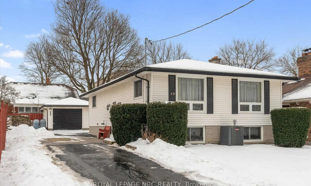 19 Ursula Ave, St. Catharines, ON L2T 1S9
