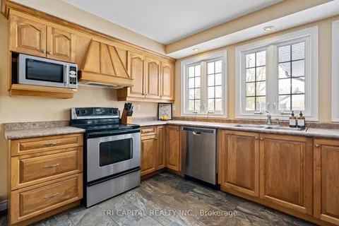 539 Metcalfe St, Strathroy-Caradoc, ON N7G 1R1