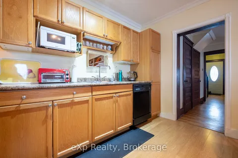 1300 2nd Ave, Owen Sound, ON N4K 4N4