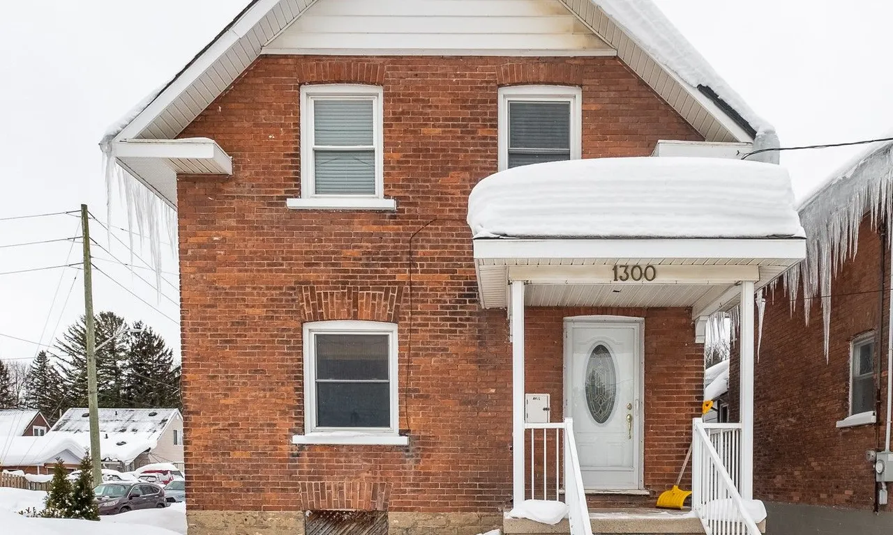 1300 2nd Ave, Owen Sound, ON N4K 4N4