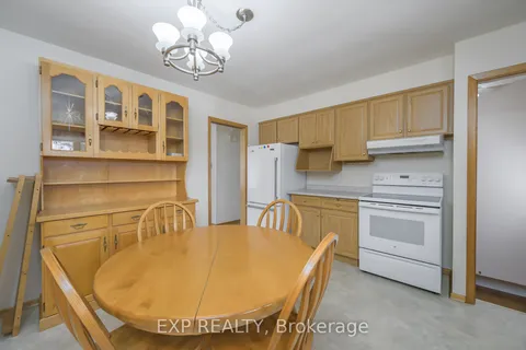 961 Crumlin Side Rd, London, ON N5V 1R6