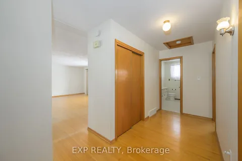 961 Crumlin Side Rd, London, ON N5V 1R6