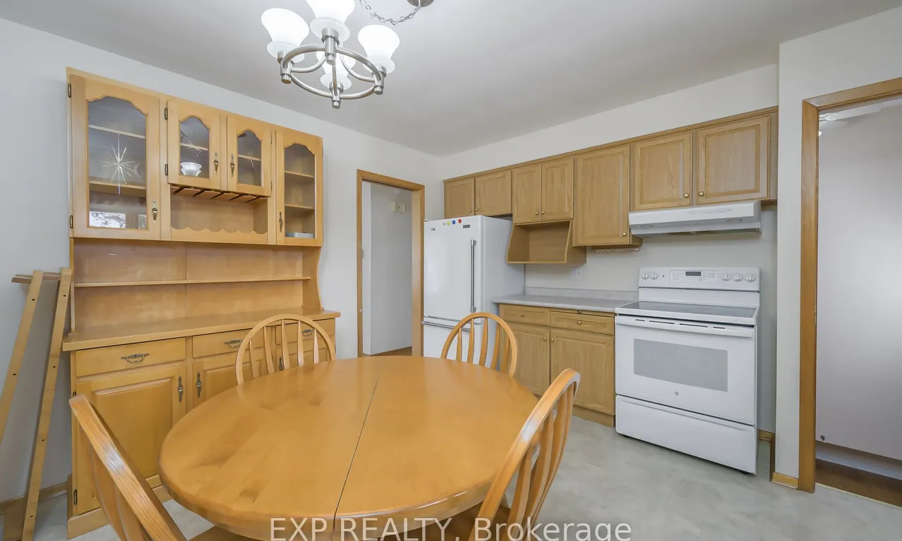 Detached living room at 961 Crumlin Side Rd London